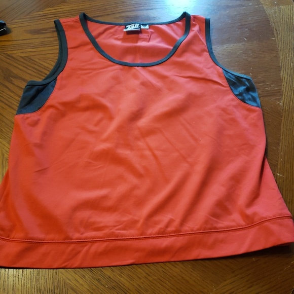 Lot of 2 Tail Tech & Danskin Now Sleeveless Athletic Exercise Tops Size Medium - Picture 6 of 8